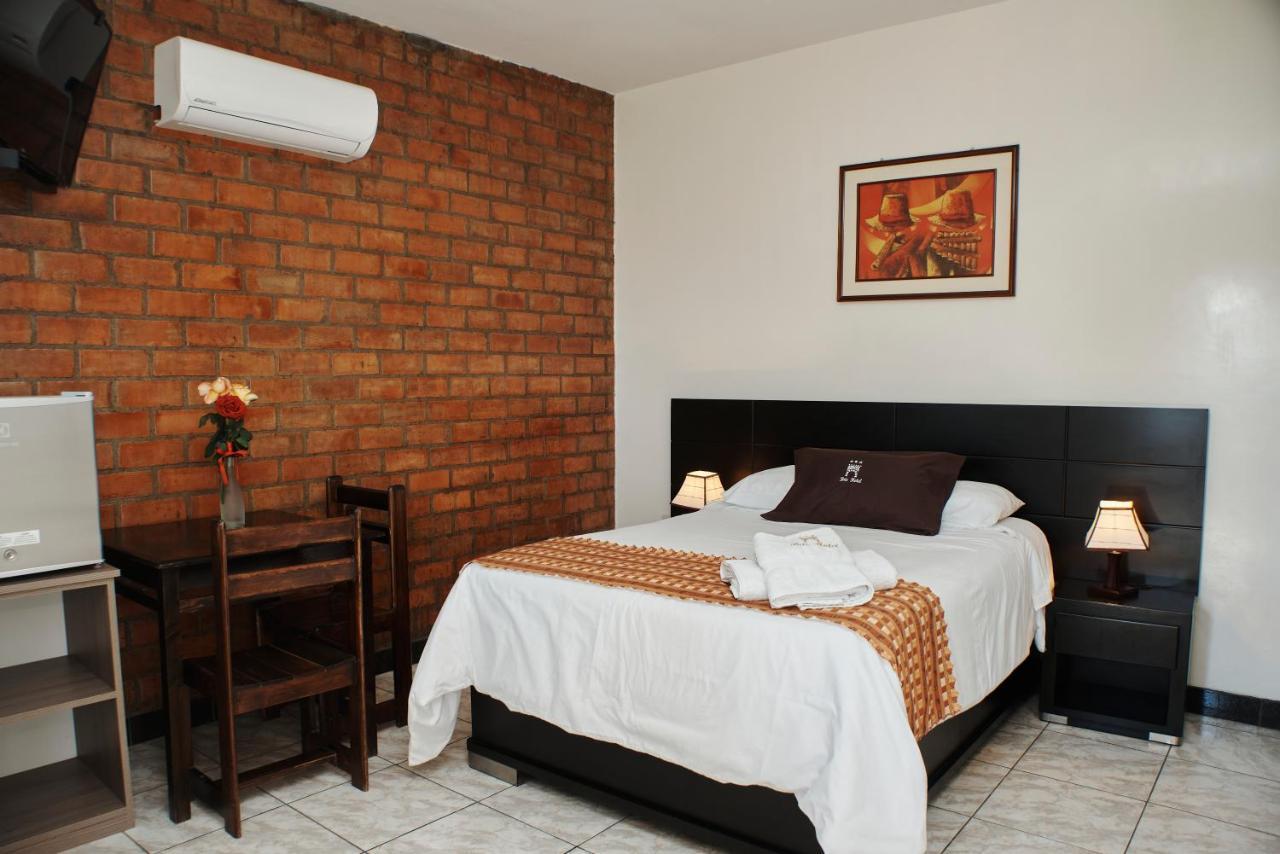 Bris Hotel Gobernadora Ngoại thất bức ảnh